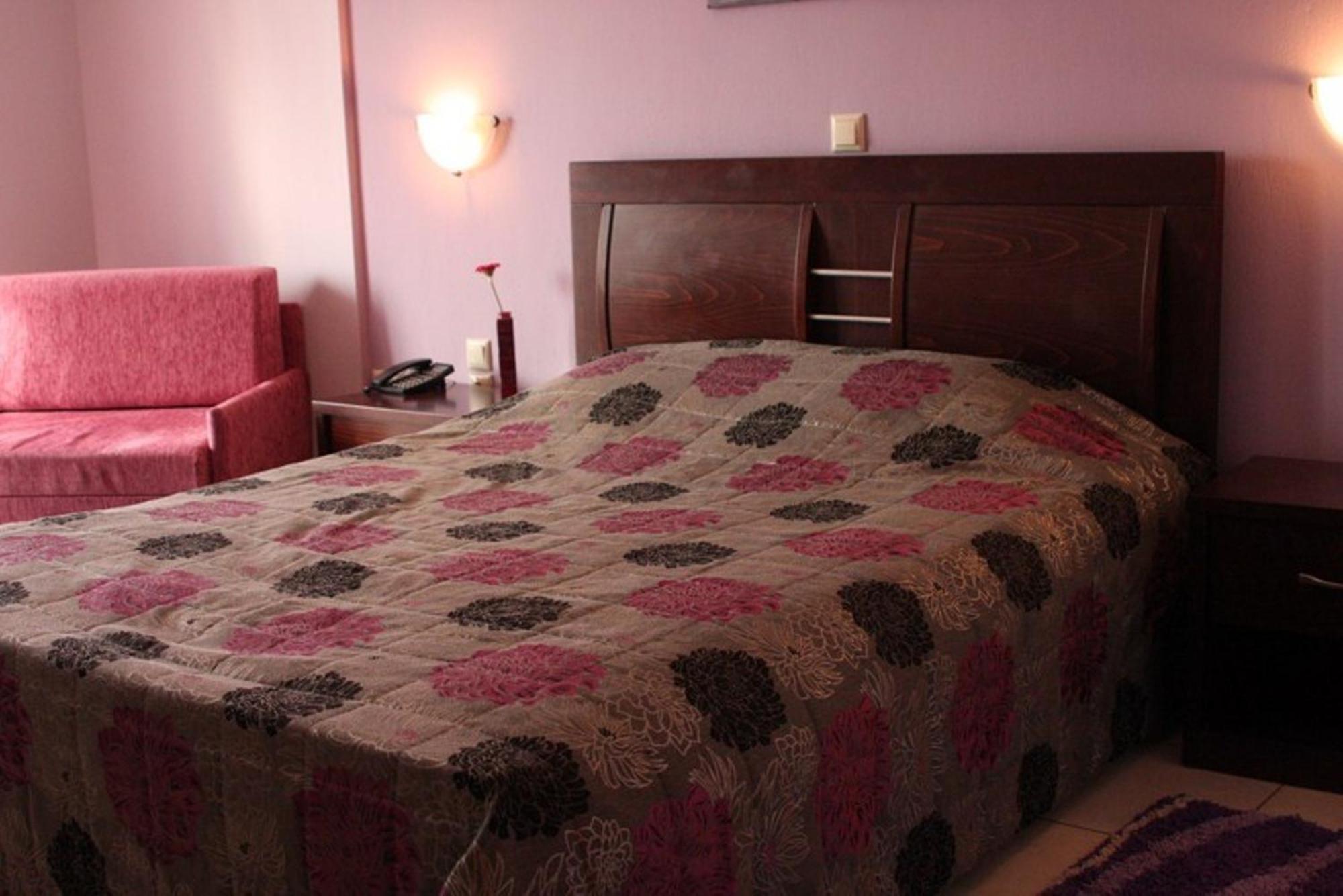 Lozitsi Hotell Véria Eksteriør bilde